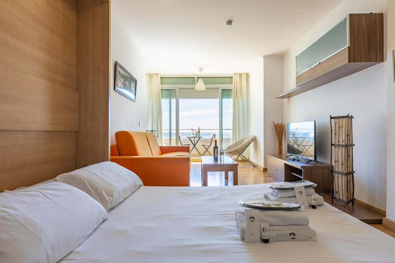 Apartamento El Velero Primera Linea Playa Apartment Torremolinos Exterior photo